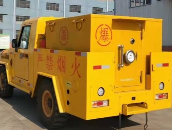 睢县凯龙爆破器材运输车：保障爆破任务的安全运行